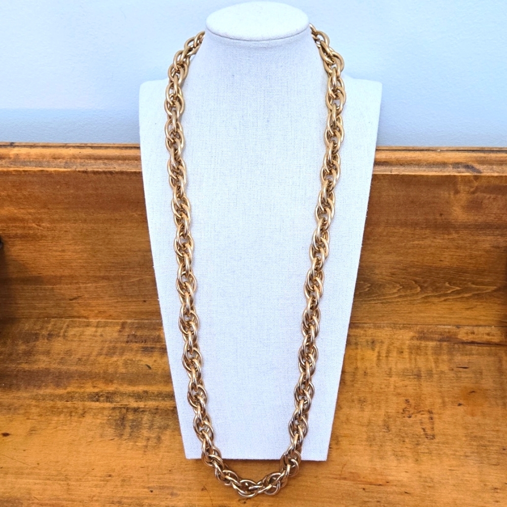 Heavy Solid Gold Tone Chain Link Necklace - Picture 5 of 5
